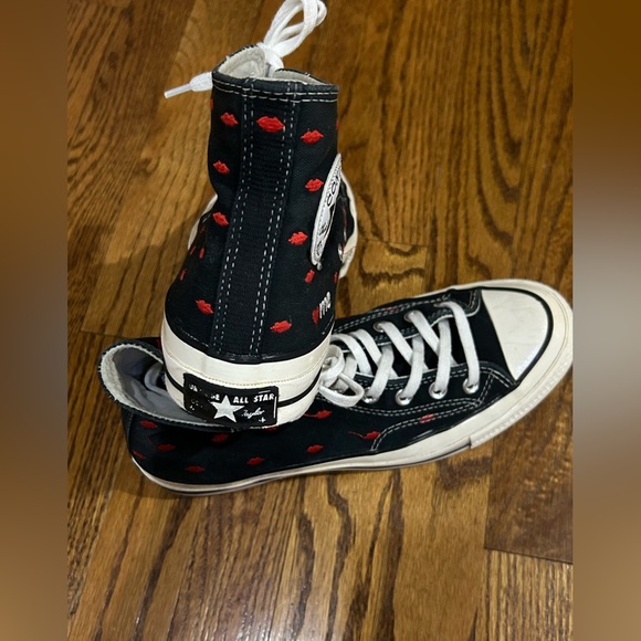 Supreme x Comme des Garçons Converse Black Kiss Print High Tops Size 9 - Picture 3 of 8